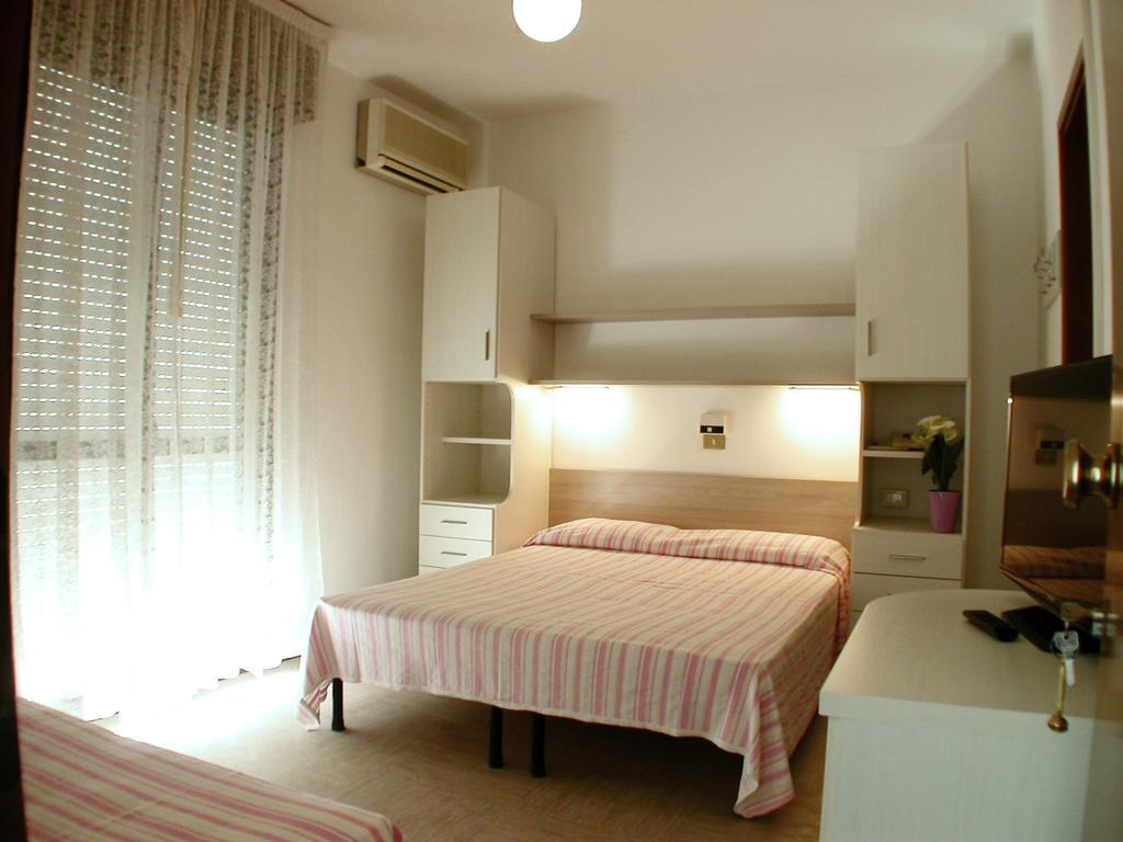 Albergo Aquila Lido di Jesolo Ruang foto