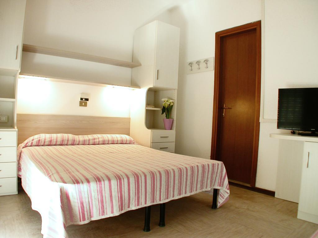 Albergo Aquila Lido di Jesolo Ruang foto