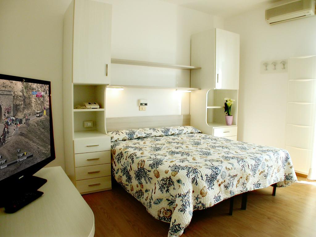 Albergo Aquila Lido di Jesolo Ruang foto
