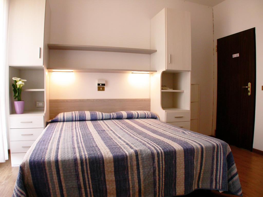 Albergo Aquila Lido di Jesolo Ruang foto